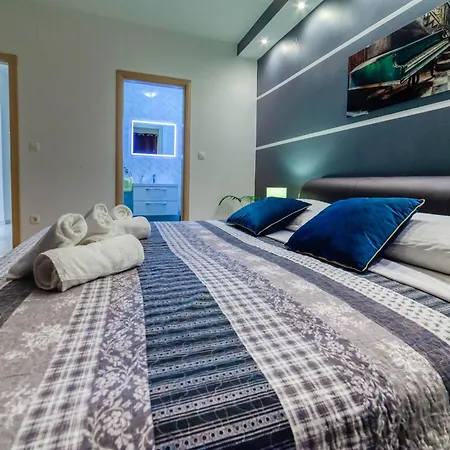 Bella Casa Ferienhaus Sukošan