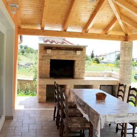 Bella Casa Hébergement de vacances Sukošan