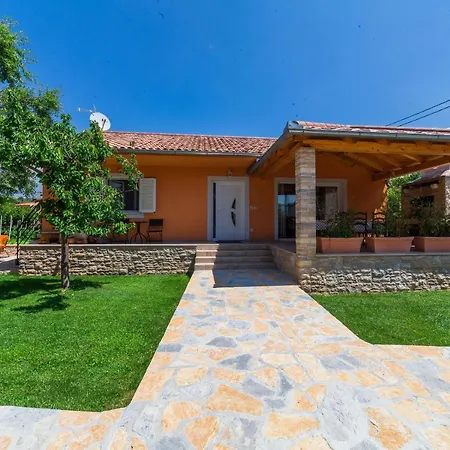 Bella Casa *
